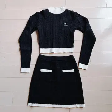 다리치 숏 기장 니트탑 셋업 미니 스커트 긴팔