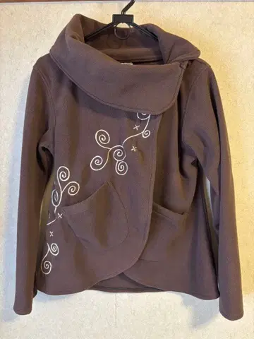 브라운 플리스 자켓 / 자수