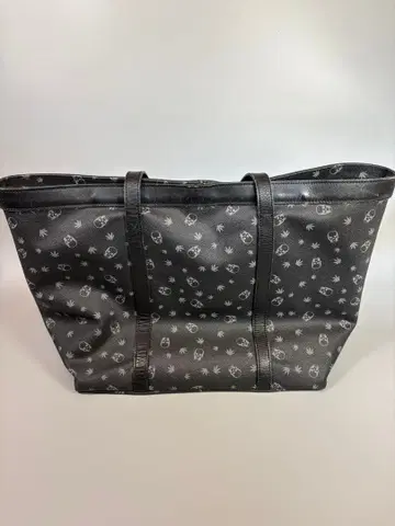 루시앙페라피네 스컬 올 패턴 PVC 가죽 토트백 블랙