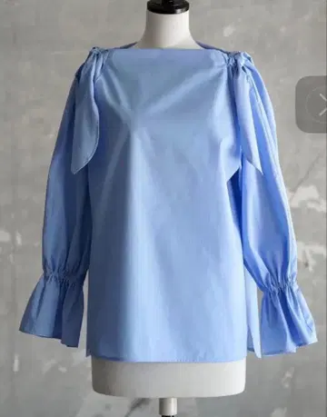 roughlow 라프로우 숄더 리본 블라우스