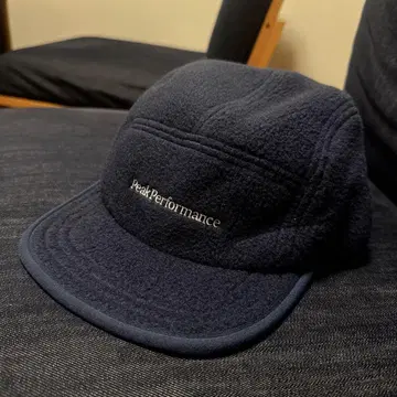 Peak Performance 네이비 캡 보아 플리스 가을/겨울 모자