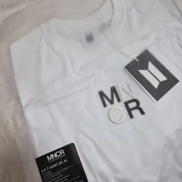 모노크롬 bts 티셔츠