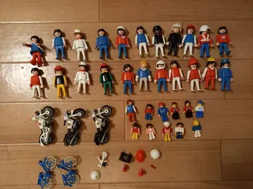 플레이모빌 캐릭터와 탈것 세트