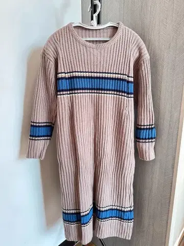 리브 스트라이프 긴팔 니트 원피스