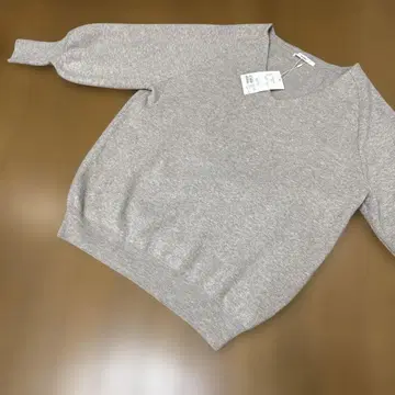 택 포함 새상품 카스타네 니트