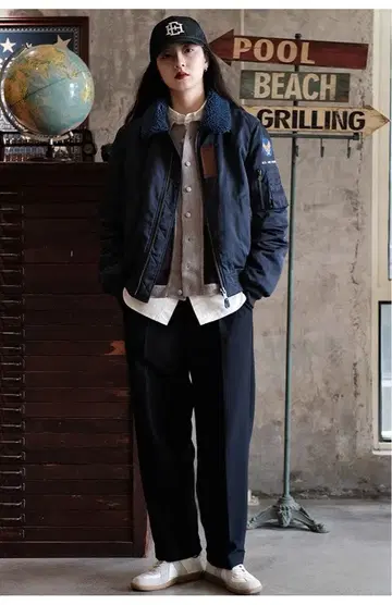 블랙 플리츠 슬랙스