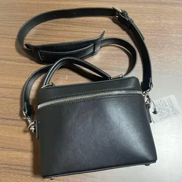 HARE 블랙 숄더백 소형