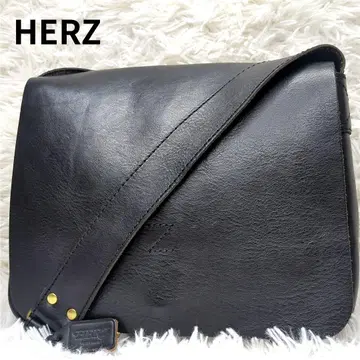 새상품급 허츠 메신저 백 올 가죽 블랙 로고 엠보 골드 금장 장식