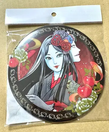 이토 준지 x 산리오 기모노 토미에 BIG 캔뱃지 헬로키티 토미에