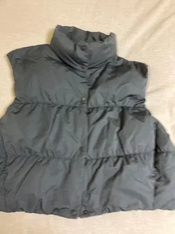 UNIQLO XL 블랙 다운 베스트