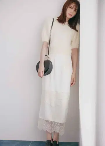 COCODEAL 레이스 트리밍 새틴 내로우 스커트