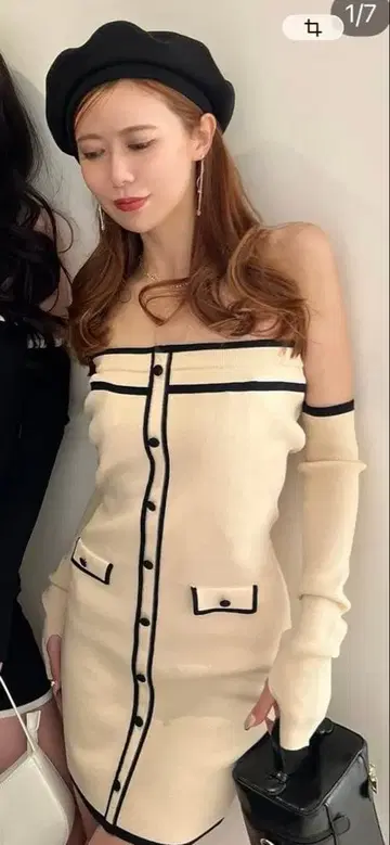 ROYAL PARTY 암워머 포함 배색 니트 원피스