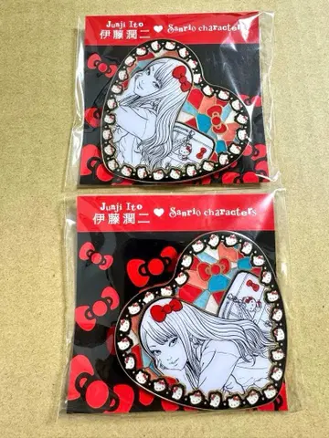 이토 준지 x 산리오 메탈 하트 배지 토미에 헬로키티 2종 세트