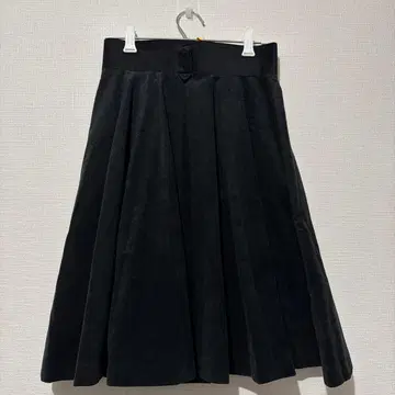 C.N.2 블랙 스웨이드풍 플레어 스커트