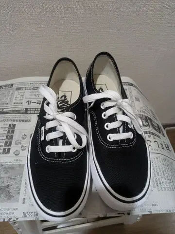 VANS 블랙 로우컷 스니커즈 통굽