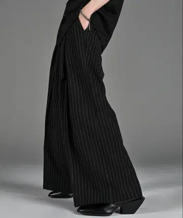 ADRER 투 턱 벨트 '하카마' 와이드 슬랙스