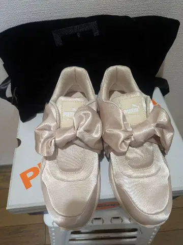 Reebok 리본 포함 스니커즈 23.5cm