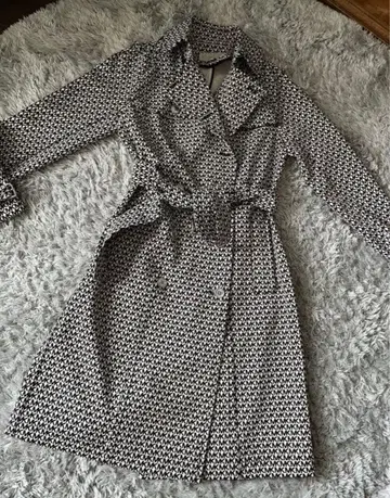 M K 로고 마이클코어스 코트