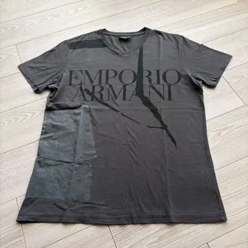 EMPORIO ARMANI 로고T셔츠 V넥 L