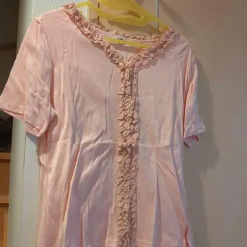 프릴 달린 핑크 T셔츠 23호