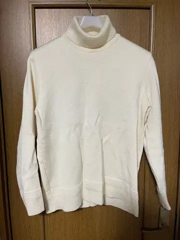 라핀노트 터틀넥 사이즈 4 크림