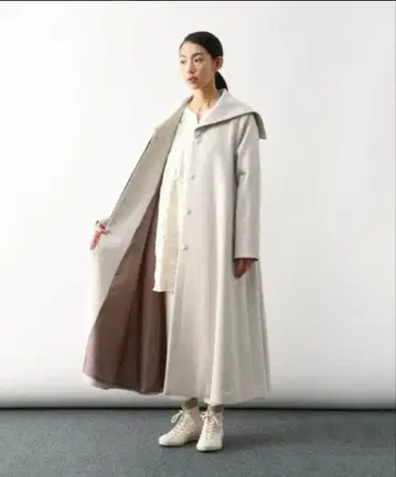 아두이트리스테스 로와지르 세일러 카라 롱 코트