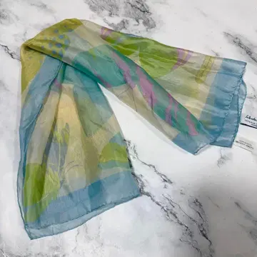 페라가모 실크 100% 스카프 대형 나비 디자인