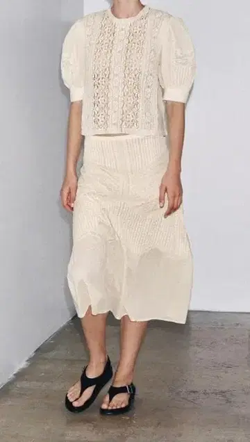 ZARA ZW COLLECTION 레이스 미디 스커트 2025년 봄/여름