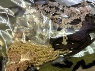 가타야마 아유코 작품에 사용된 비즈 작은 꽃 레이스 등 묶음 판매