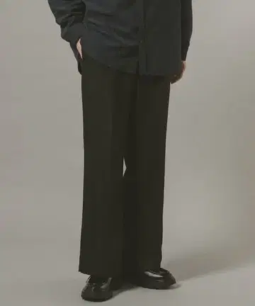 센터 프레스 와이드 배기 이지 팬츠 미사용 새상품 블랙 컬러 M 사이즈