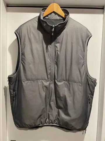 테크 리버서블 풀오버 퍼프 베스트