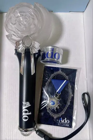 ado 모나리자의 옆얼굴 응원봉 VIP 특전 은색 테이프