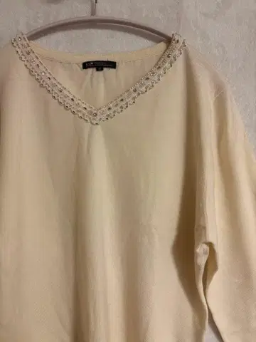 23구 V넥 울 비즈 니트 스웨터 화이트 빅 사이즈 46