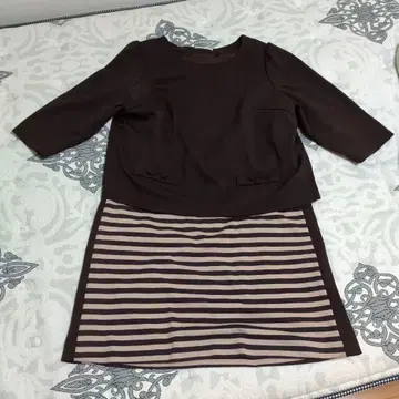 로즈 티아라 무릎 기장 원피스 42 사이즈 튜닉