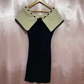 amerge. 큰 카라 부착 미니 원피스