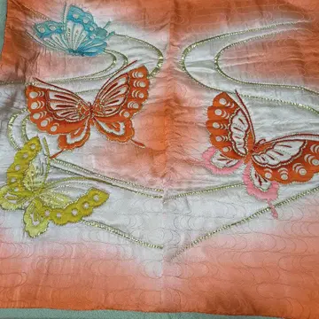 나비 자수 태피스트리