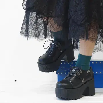 초특가 새상품 LL 사이즈 YOSUKE 변형 끈통과 통굽 스니커즈 블랙