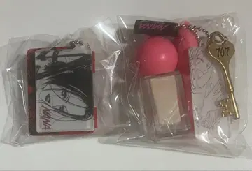 NANA 가챠가챠 아이쉐도우 나나 립 & 파운데이션 하치 (열쇠 포함)