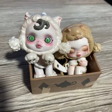 어린 양과 소녀 피규어 세트