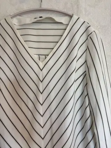 INDIVI 바이어스 스트라이프 블라우스 오피스 화이트 사이즈 38