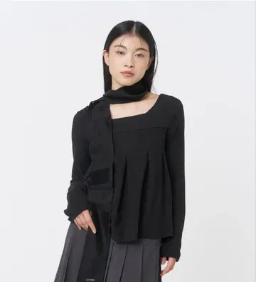 미제서울 아코디언 플리츠 탑 블랙