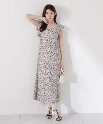 PROPORTION BODY DRESSING 미니 꽃무늬 레이디 원피스