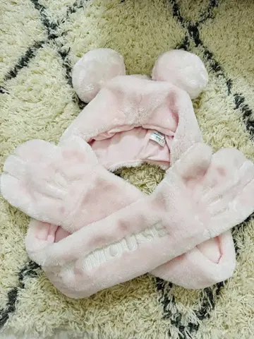 미니 마우스 귀 달린 핑크 퍼 캡