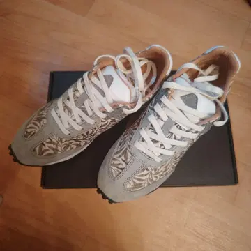 새상품 플라워마운틴 윌리엄 모리스 잎 패턴 프린트 스니커즈