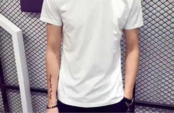 누구나 구매 가능! 화이트 반팔 T셔츠 구매 후 번호 메시지로 알려주세요