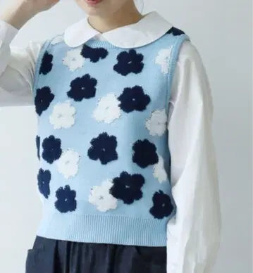 bulle de savon hana 자카드 니트 베스트 꽃무늬 스카이블루