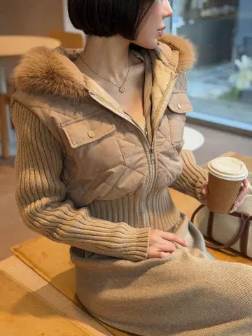 qung QUNG 퀼팅 플랩 도킹 다운 충전솜 베이지