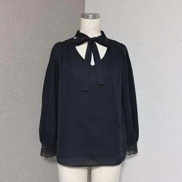 미슈마슈 초커풍 리본 레이스 블라우스 블랙