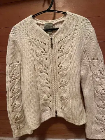 시빌라 화이트 자켓 used