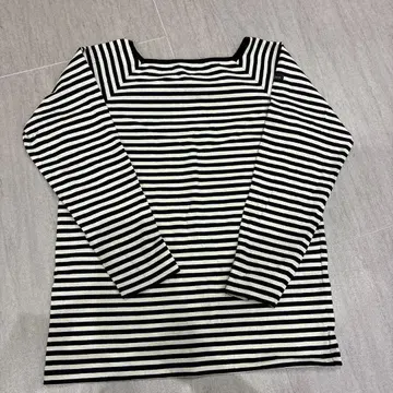 르 마이너 블랙 화이트 스트라이프 긴팔 티셔츠